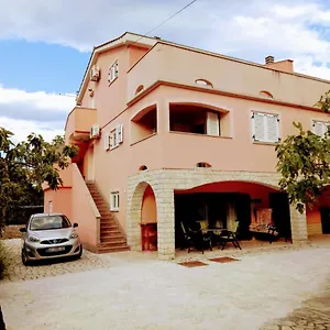 Ivanka G Appartamento Malinska